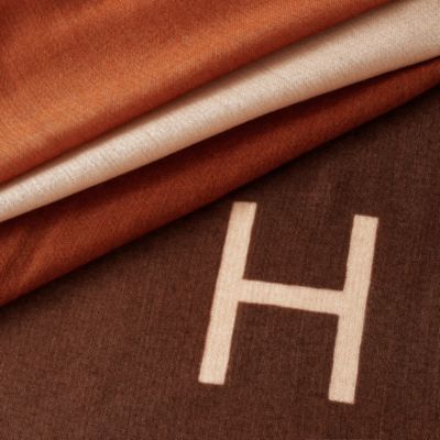 Home textiles: blankets, pillows and cashmere | Hermès Canada